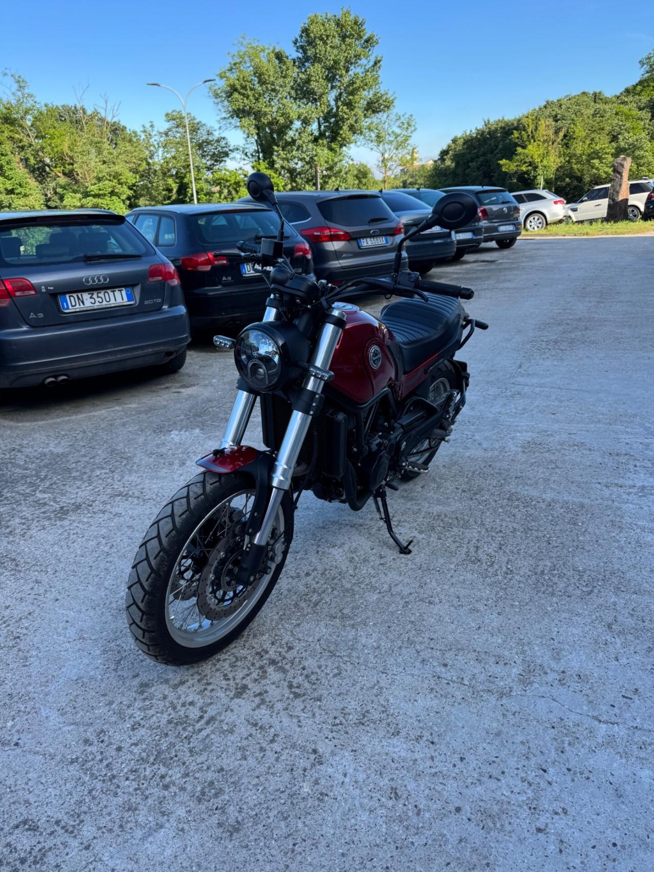 Benelli Leoncino 500 TRAIL