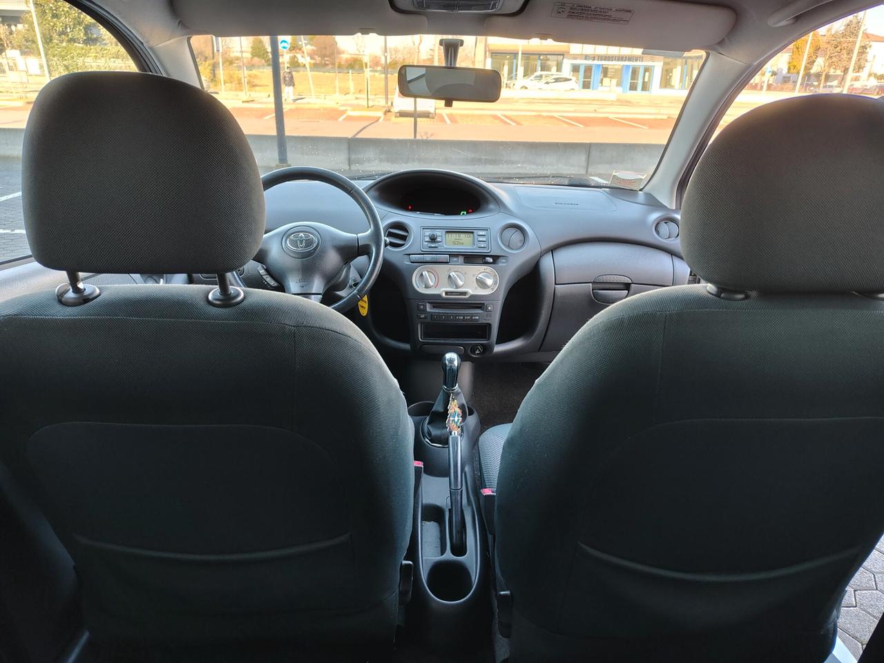 Toyota Yaris 1.3i 16V cat 3 porte Sol