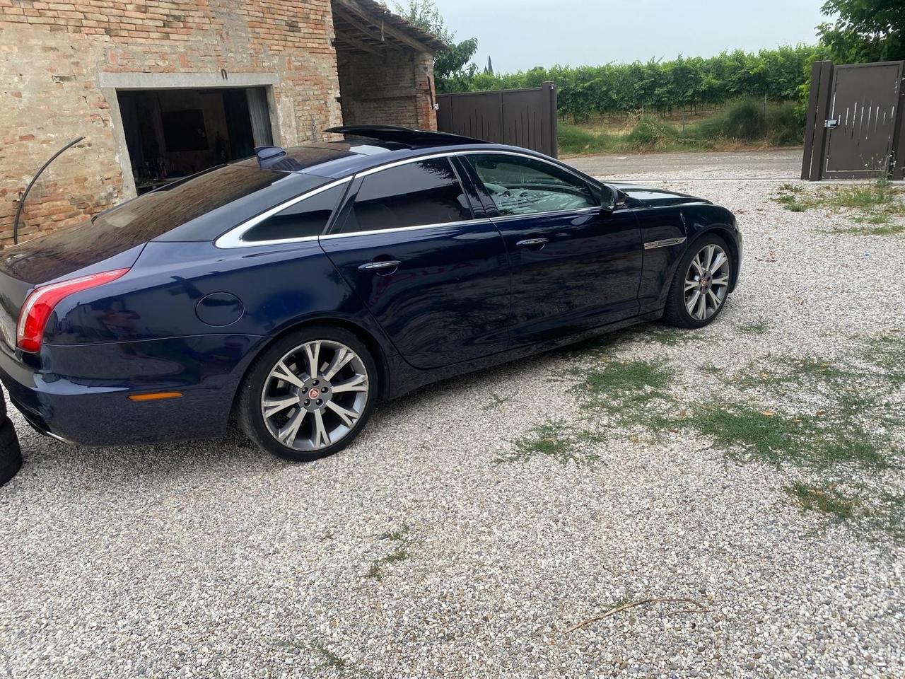 Jaguar XJ 3.0D V6 300 CV Premium Luxury
