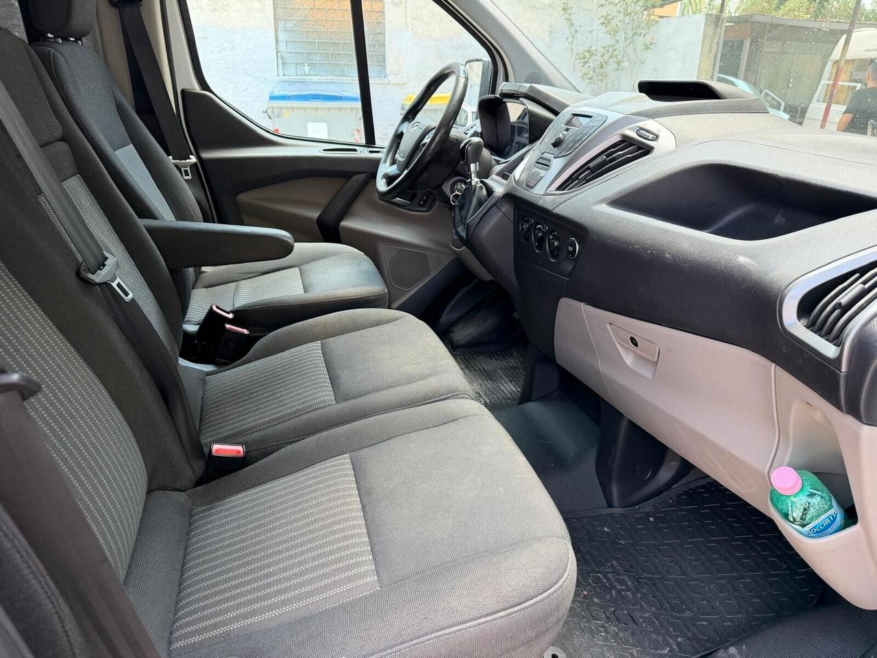 Ford Transit Custom 6 posti con coibentazione