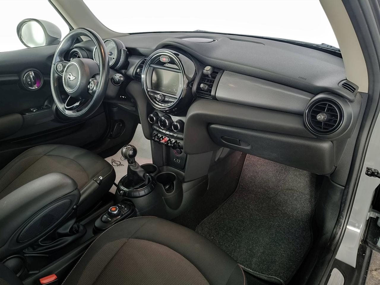 MINI Mini IV F55-F56 2014 - Mini 1.5 Cooper D 3p