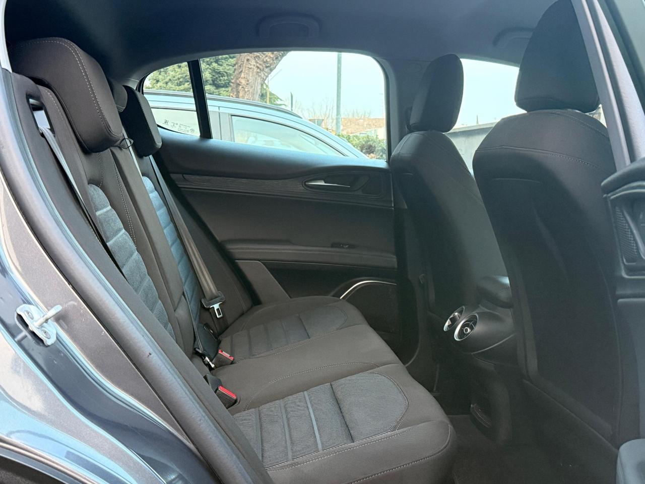 Alfa Romeo Stelvio 2.2 Turbodiesel 160 CV AT8 RWD Super Business