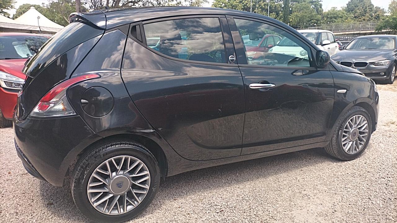 Lancia Ypsilon 1.2 69 CV 5 porte GPL Gold **PREZZO OUTLET**