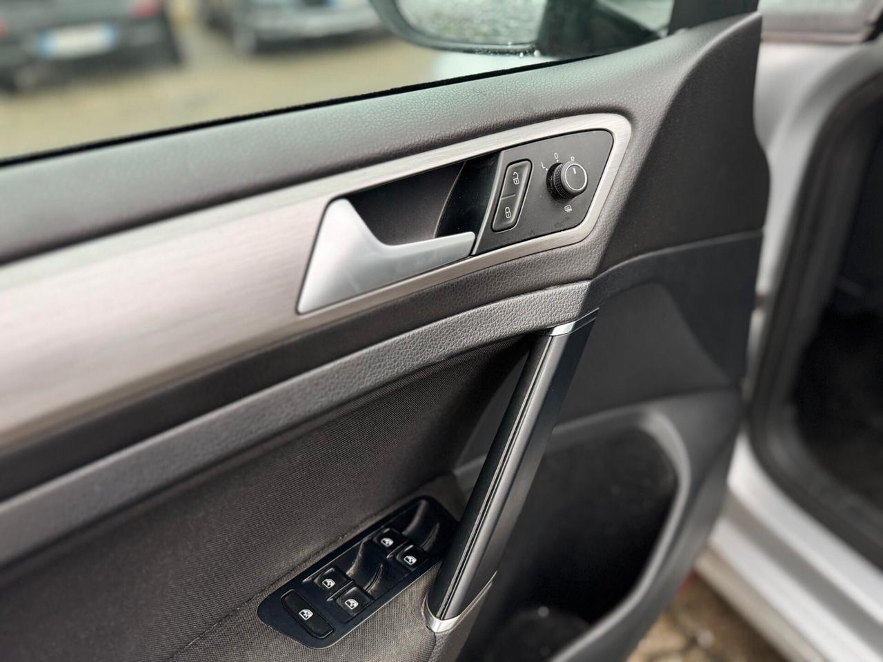 Volkswagen Golf 7 1.6 TDI 2016 NEOP. AUTOMATICA