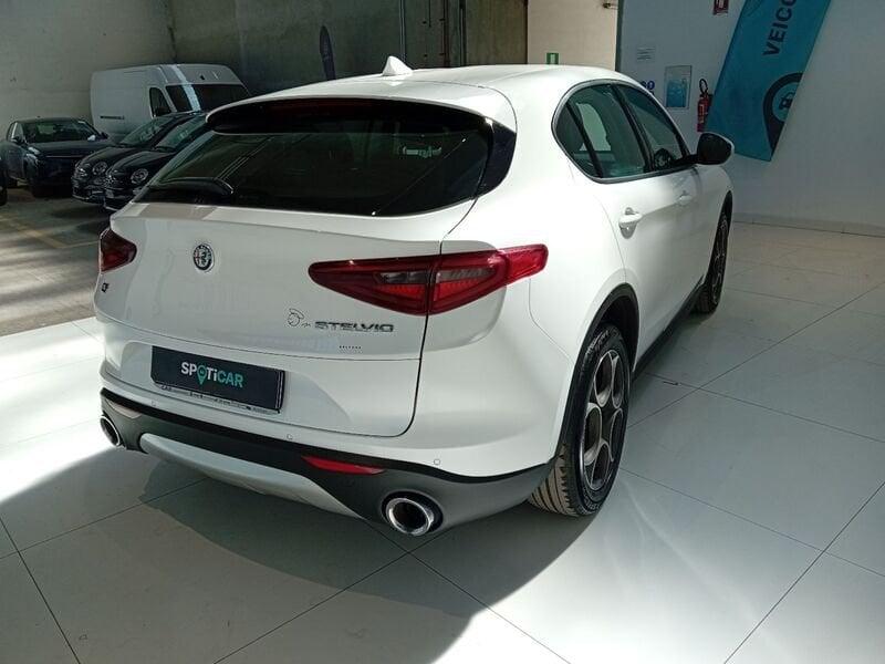 Alfa Romeo Stelvio 2.2 Turbodiesel 210 CV AT8 Q4 Executive