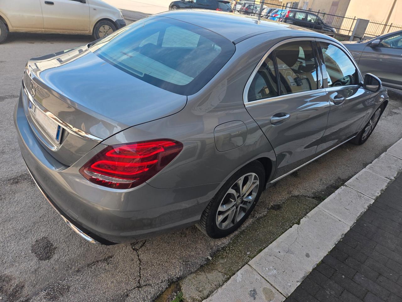 MERCEDES C220 2.2 170 CV LED FULL OPT KM CERTIF