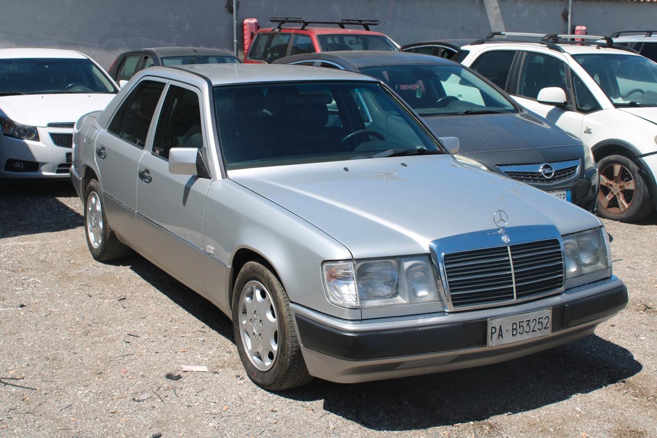 Mercedes-benz E 200 MERCEDES BENZ 124019