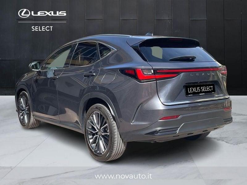 Lexus NX Hybrid Luxury 4WD