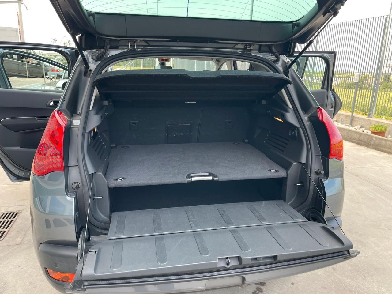 Peugeot 3008 1.6 e-HDi 115CV cambio robotizzato Stop&Start Allure