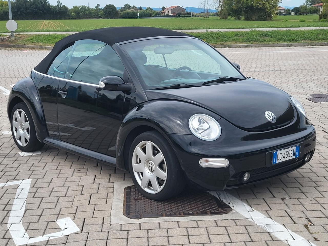 Volkswagen New Beetle 2.0 Cabrio