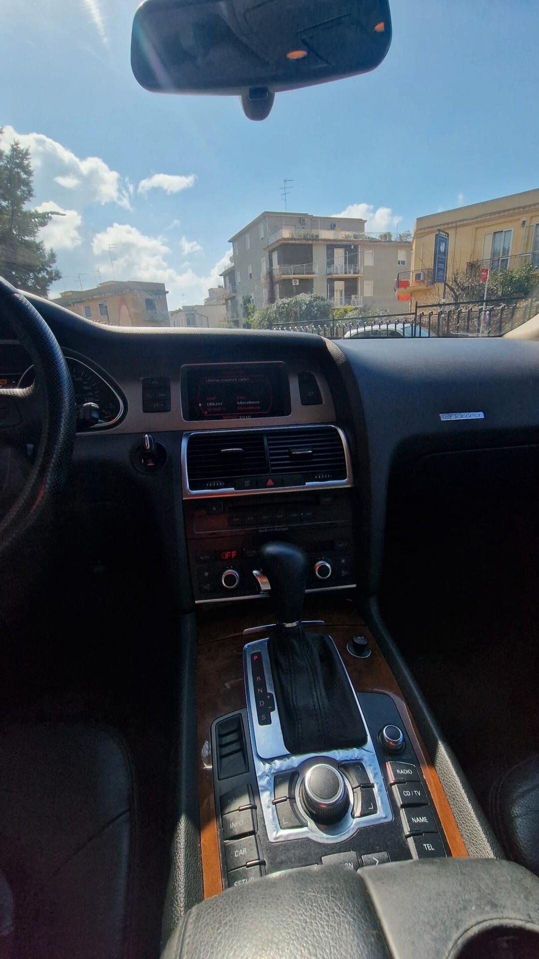 Audi Q7 3.0 V6 TDI 233CV quattro tiptronic