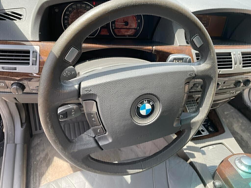 Bmw 735i cat 272 CV