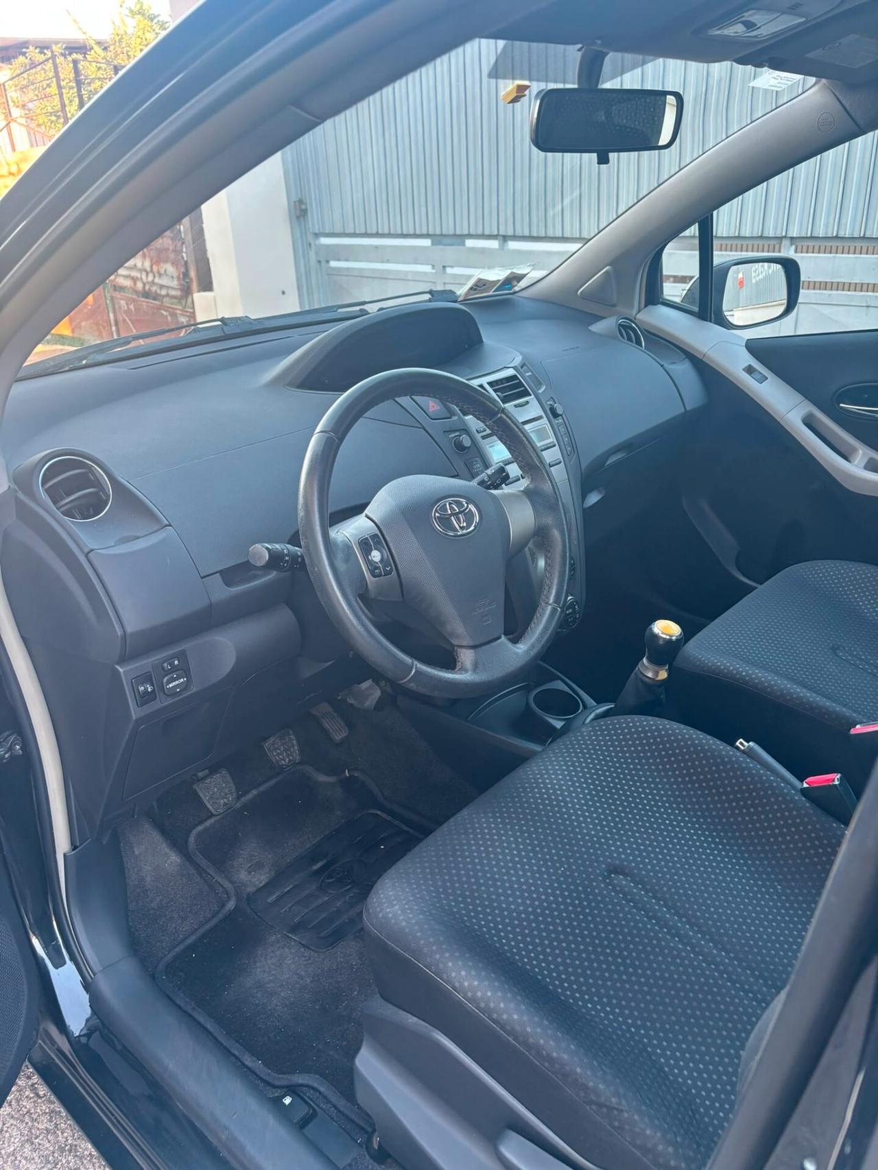 Toyota Yaris 1.0 5 porte Sol ANNO 2010