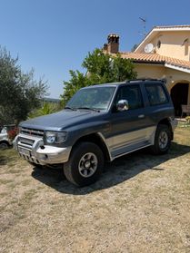Mitsubishi Pajero 2.5 TDI Metal-top S.S. GLS Target