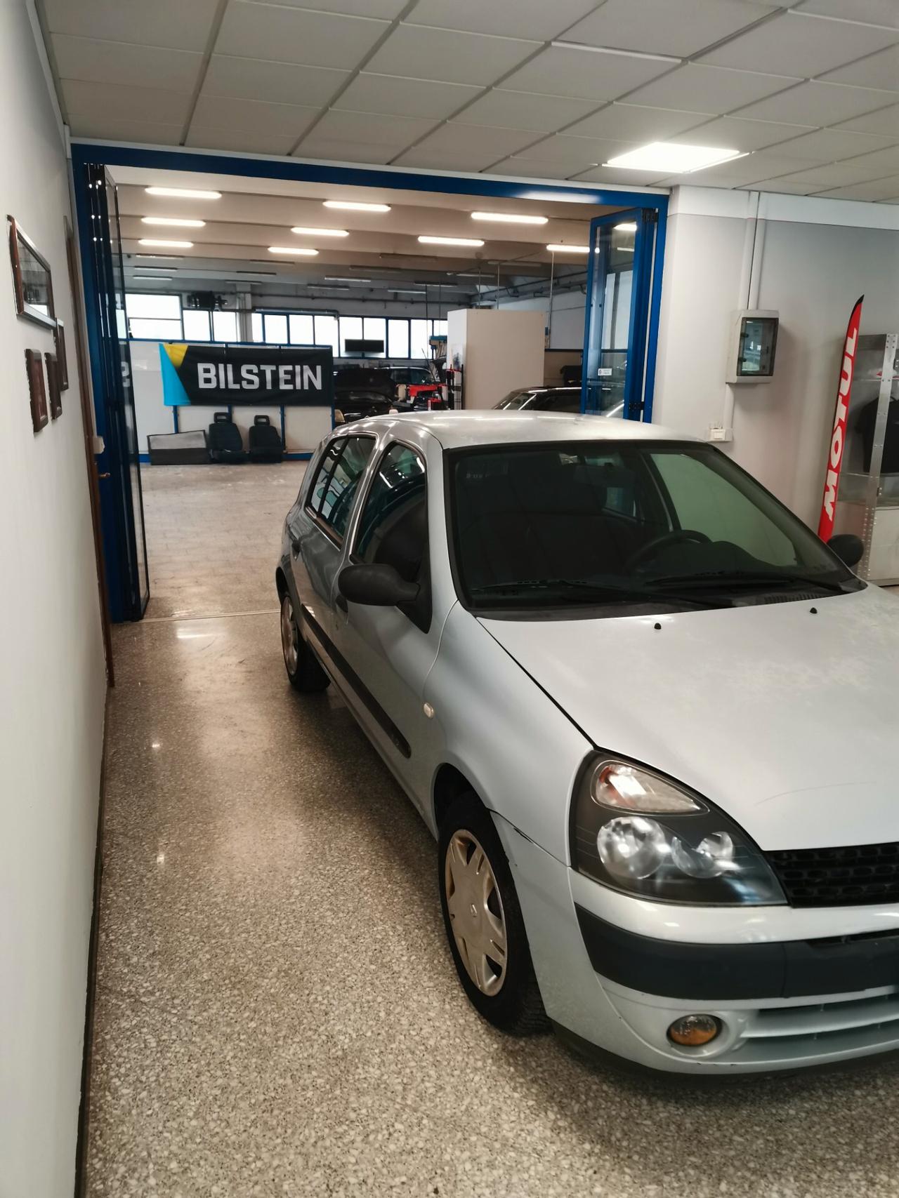 Renault Clio 1.2 16V cat 3 porte Privilège