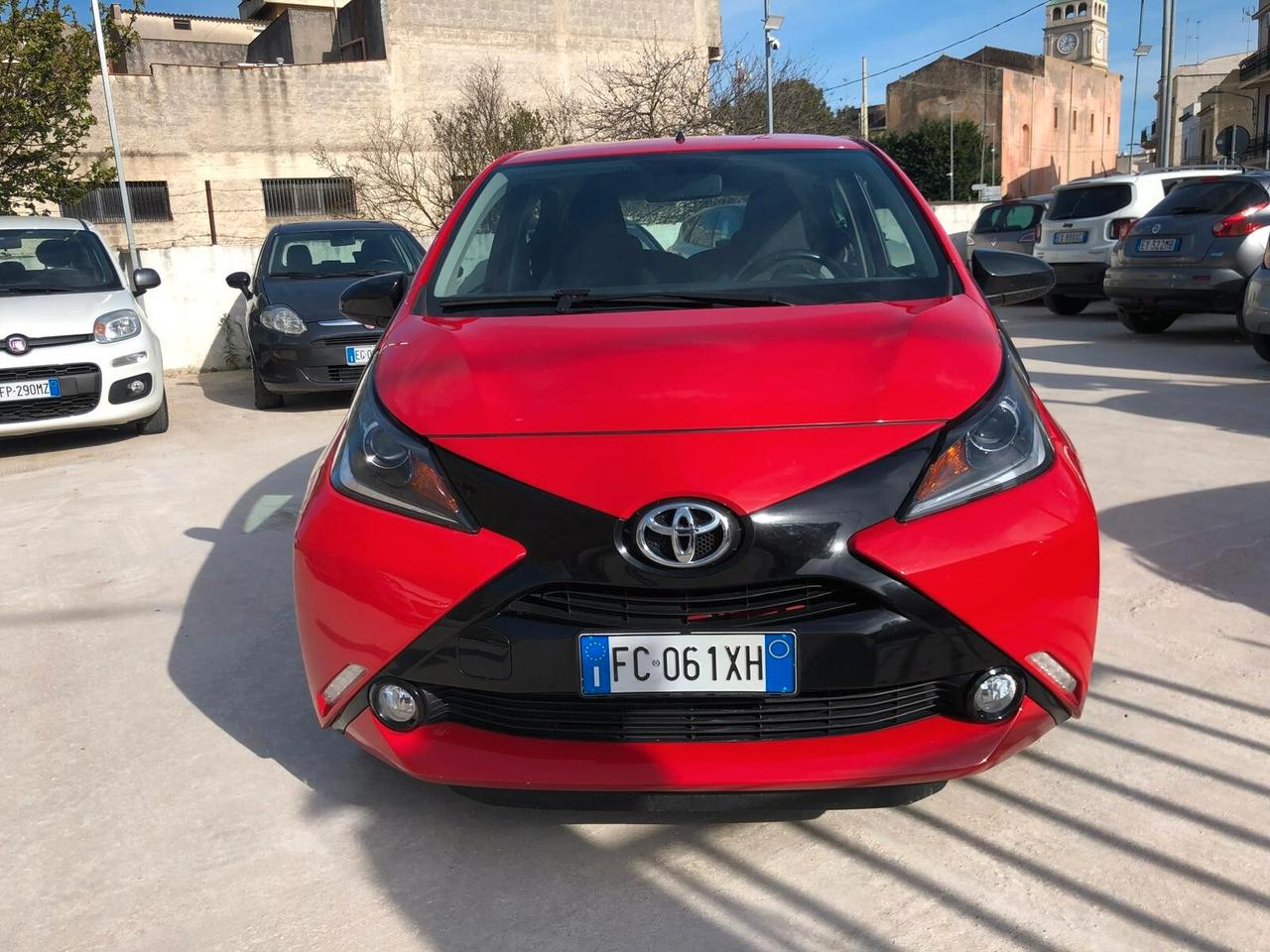 TOYOTA AYGO 1.0 X-PLAY - 2016