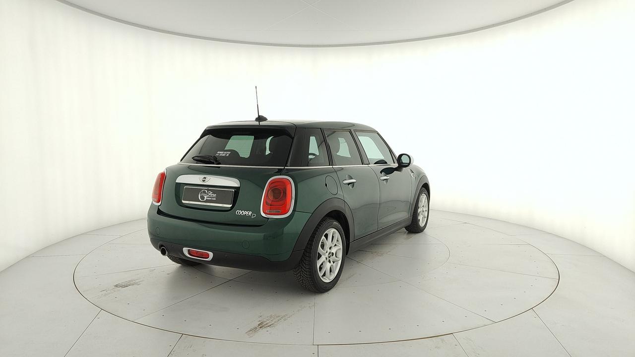 MINI Mini IV F55-F56 2014 - Mini 1.5 Cooper D Business XL 5p