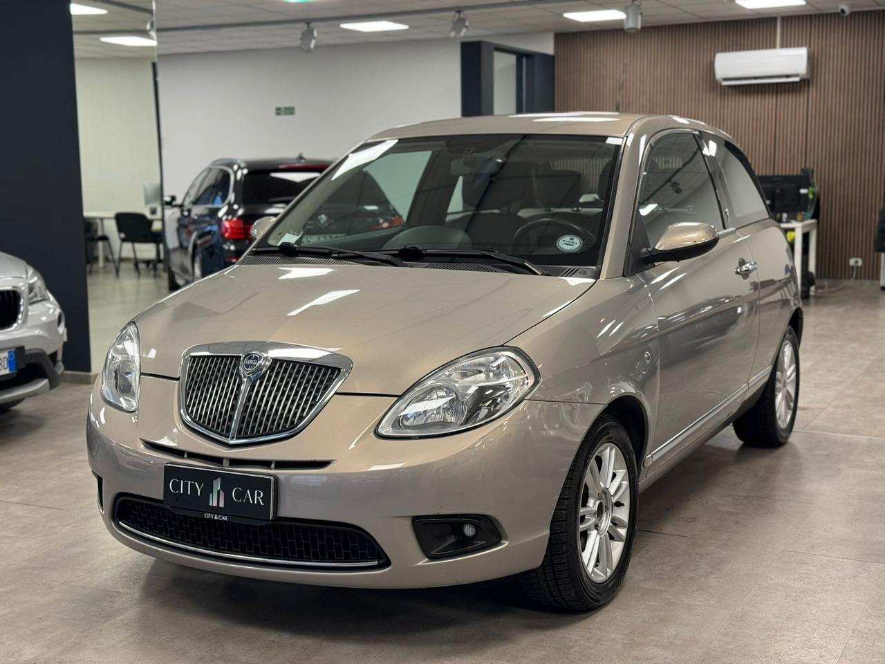 Lancia Ypsilon 1.2 Versus