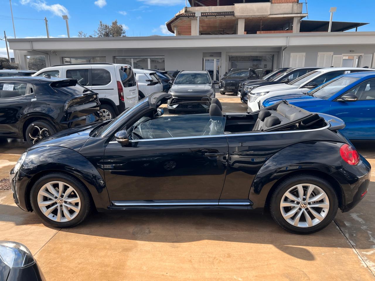 Volkswagen Maggiolino Cabrio 1.6 TDI Design