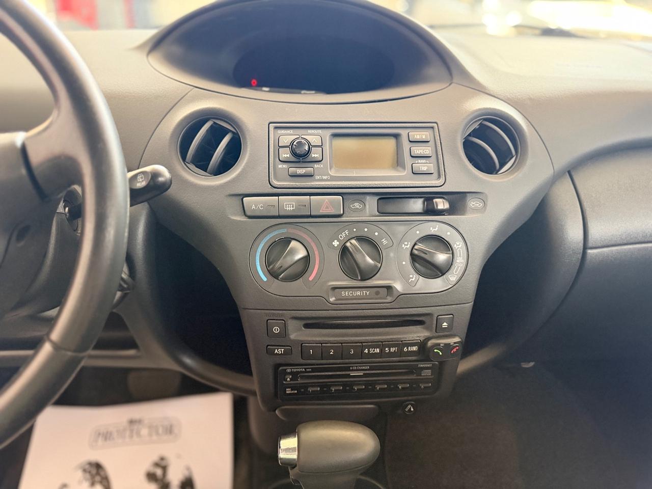 Toyota Yaris 1.3i 16V cat 5 porte Sol AUTOMATICO NEOPATENTATI