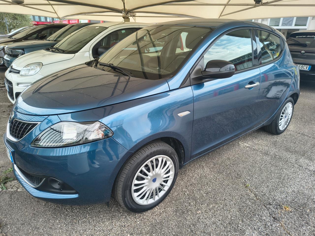 Lancia Ypsilon 1.0 FireFly 5 porte S&S Hybrid Gold