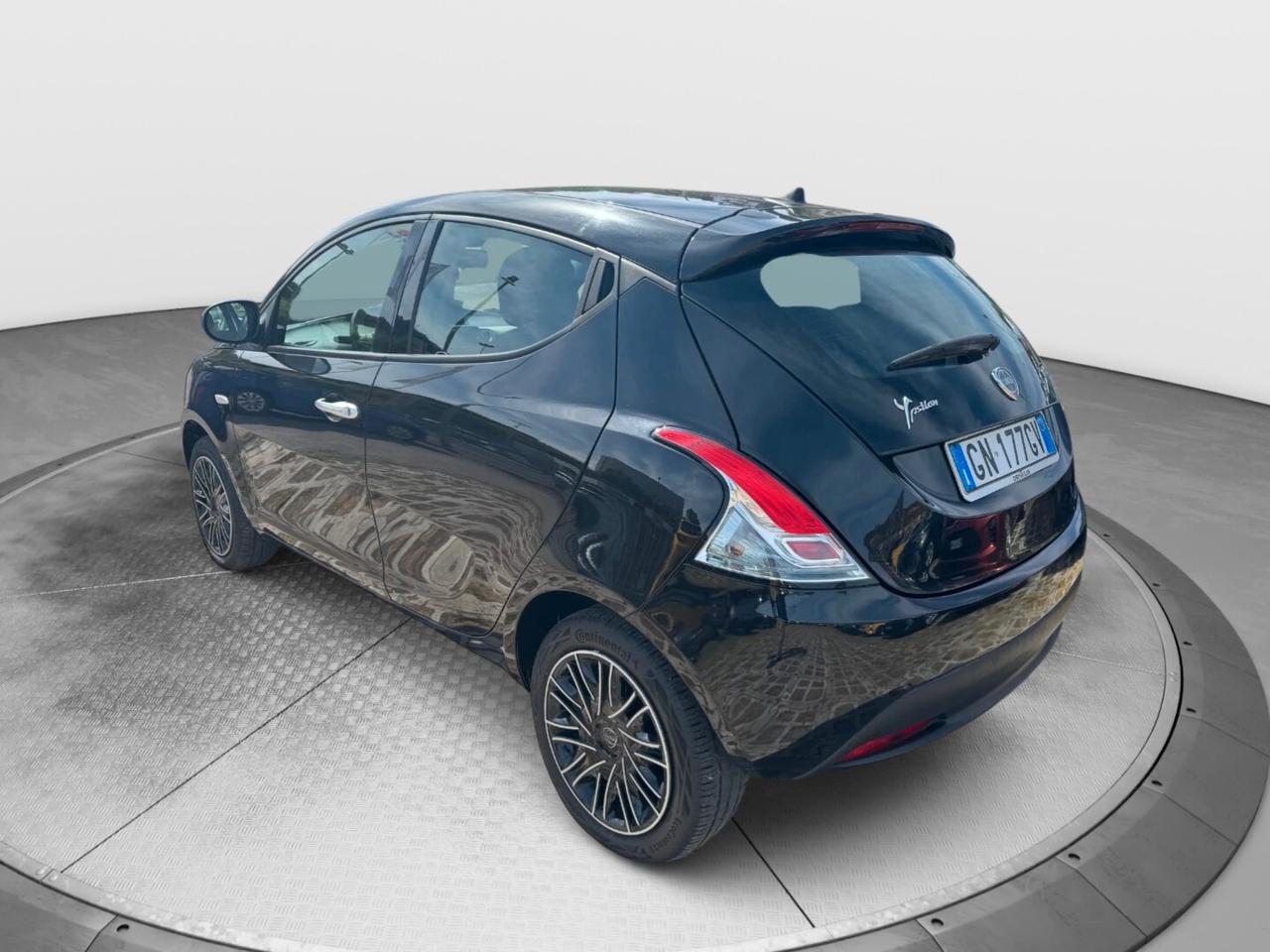 Lancia Ypsilon 1.0 FireFly 5 porte S&S Hybrid Silver Plus