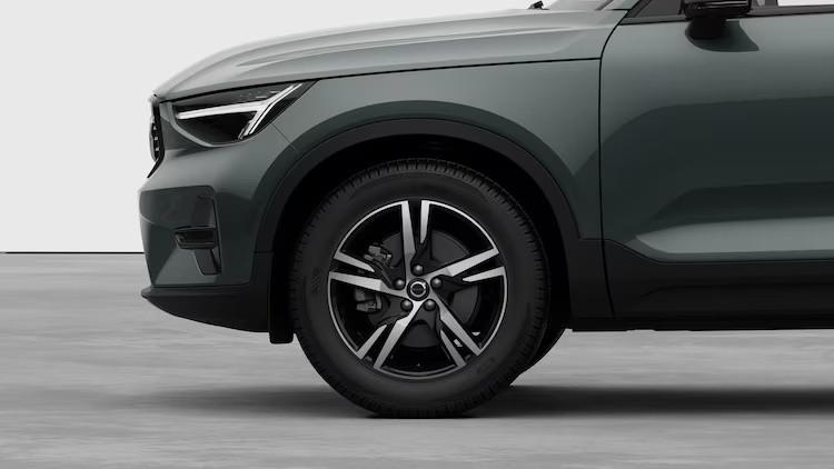 VOLVO XC40 PLUS DARK B3 AUTO PREZZO PROMO FINO AL 31/12/2025