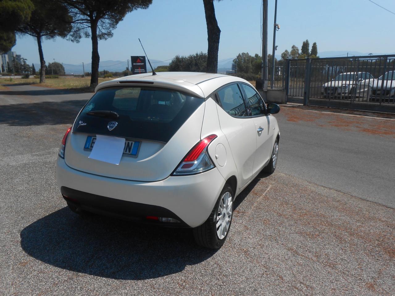 Lancia Ypsilon 1.3 MJT 16V 95 CV 5 porte S&S Silver