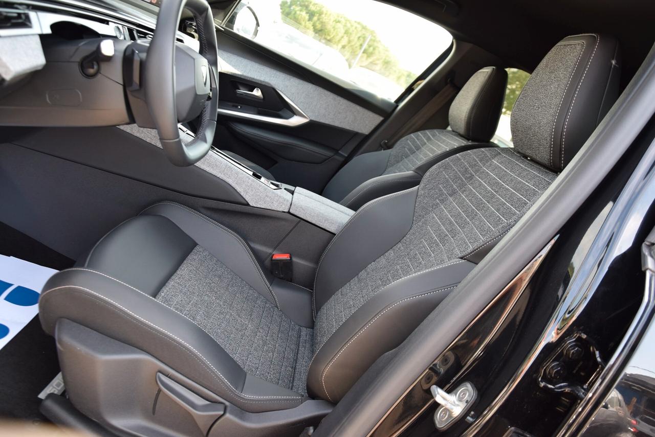 Peugeot 5008 7 POSTI Hybrid 136CV AUTOM. e-DCS6 Allure IVA DETRAIBILE FULL OPT.
