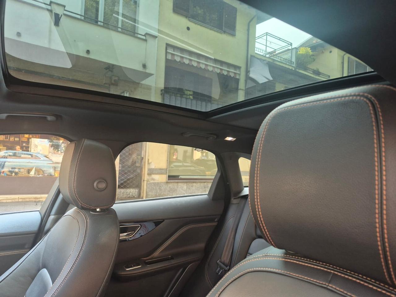 Jaguar F-Pace 2.0 D 180 CV Prestige