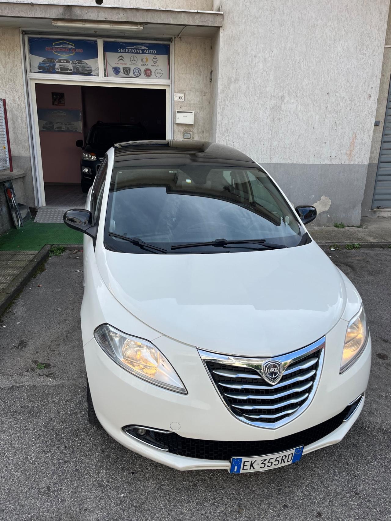 Lancia Ypsilon 1.2 5 porte S&S Platinum con tetto apribile