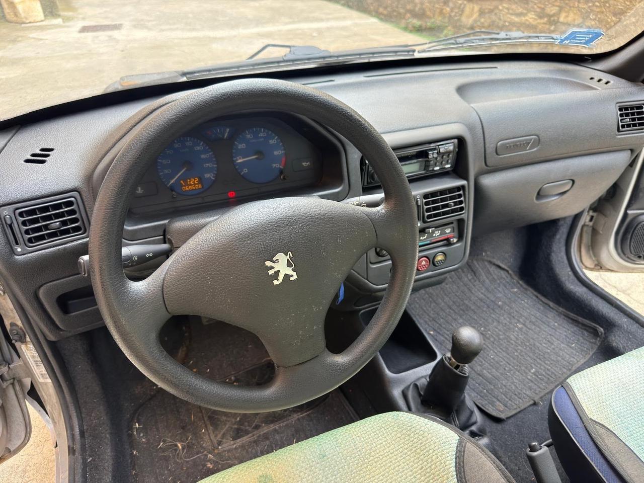 Peugeot 106 1.1i cat 3 porte 68.000km nuova 2001