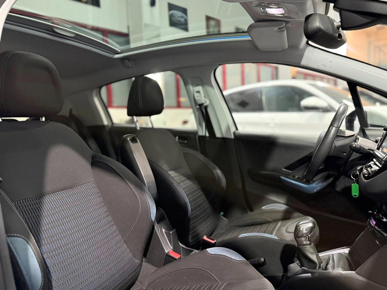 Peugeot 208 1.6 Bluehdi 92cv Allure 2013