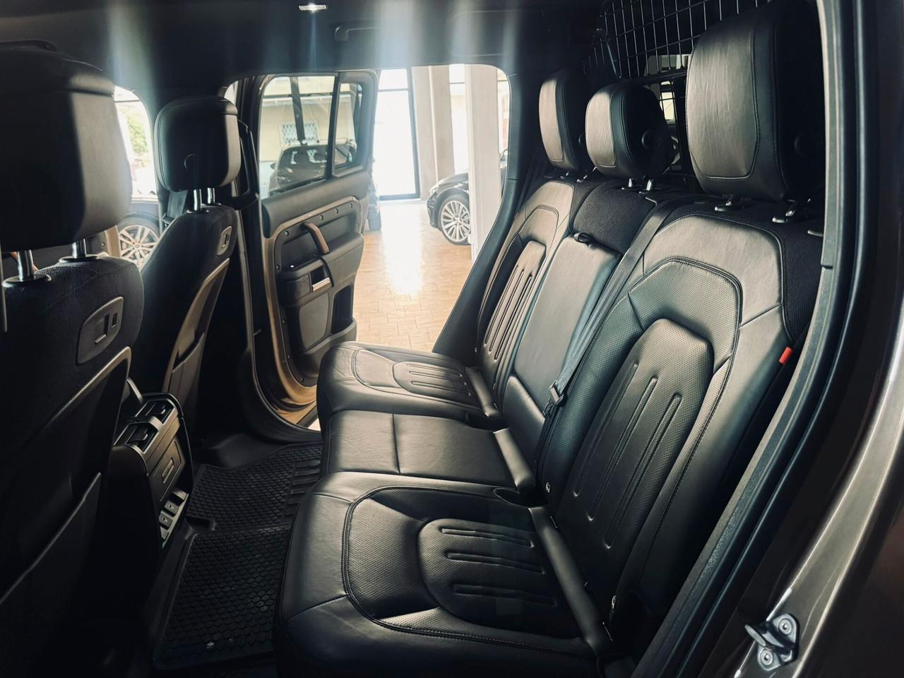Land Rover Defender 110 3.0D I6 200 CV AWD Auto X-Dynamic S