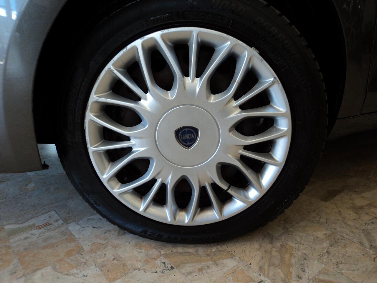 Lancia Ypsilon 1.2 69 CV 5 porte GPL Ecochic Gold