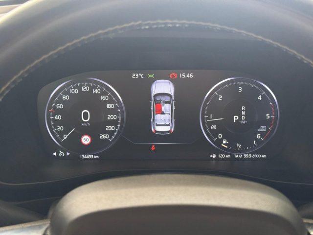 VOLVO XC40 D4 AWD Geartronic R-design