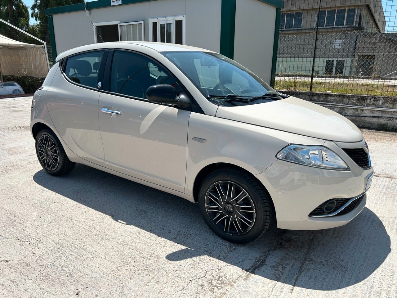 Lancia Ypsilon 2016 photo 3