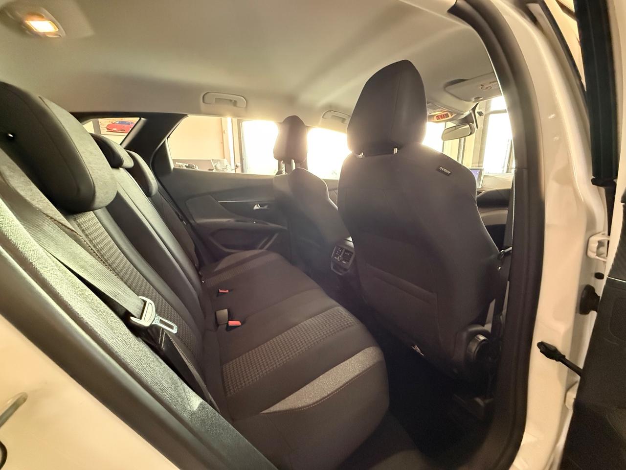 Peugeot 3008 1.5 BHDi 130 CV EAT8 N1 07/2022 EURO 6D