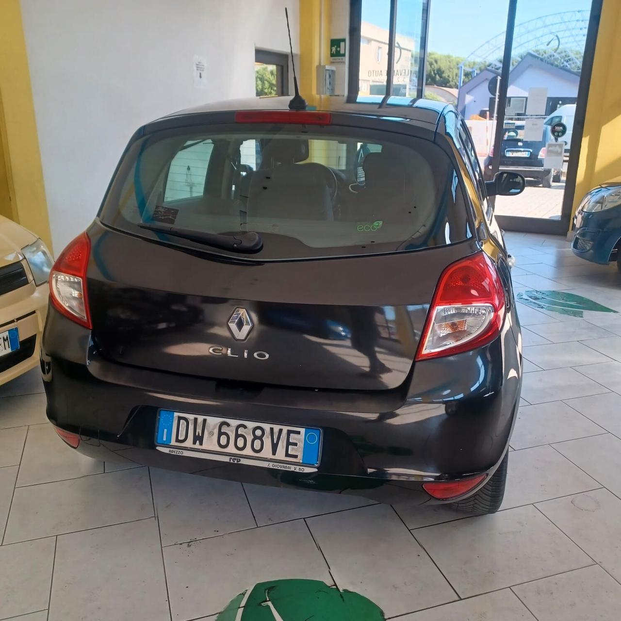 128.548KM CLIO 1.2 PERFETTA OK NEOPATENTATI