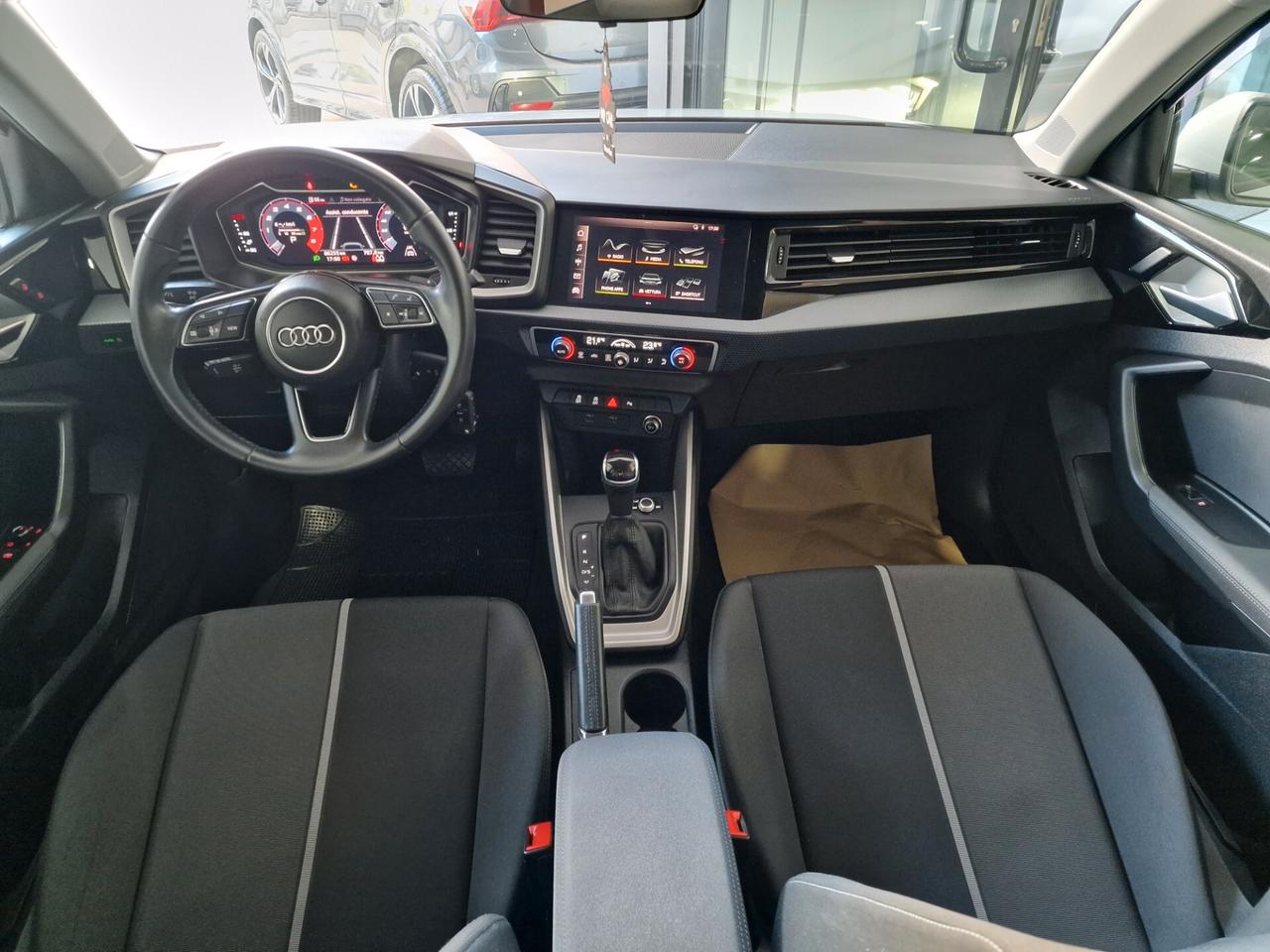 Audi A1 citycarver/allstreet 30 identity contrast
