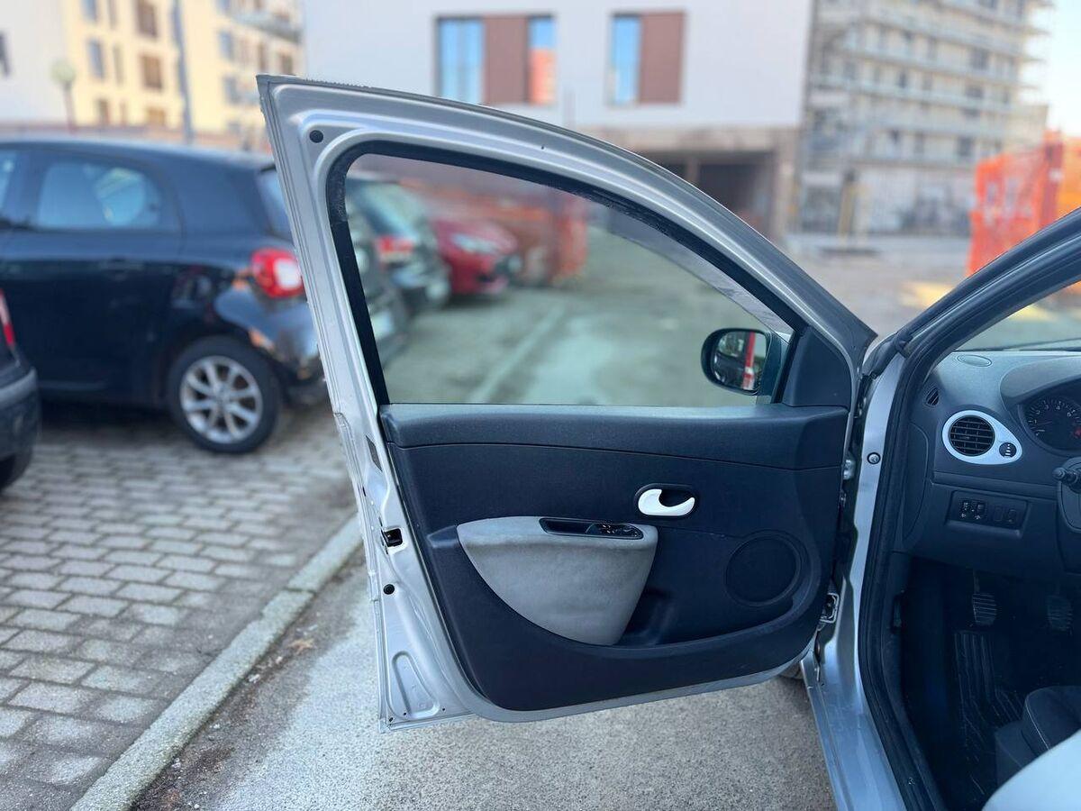 Renault Clio 1.2 16v Live! 5p