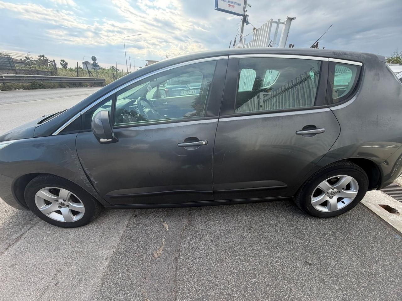 Peugeot 3008 1.6 HDi 110CV Premium