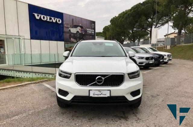 VOLVO XC40 T2 Geartronic Momentum Core