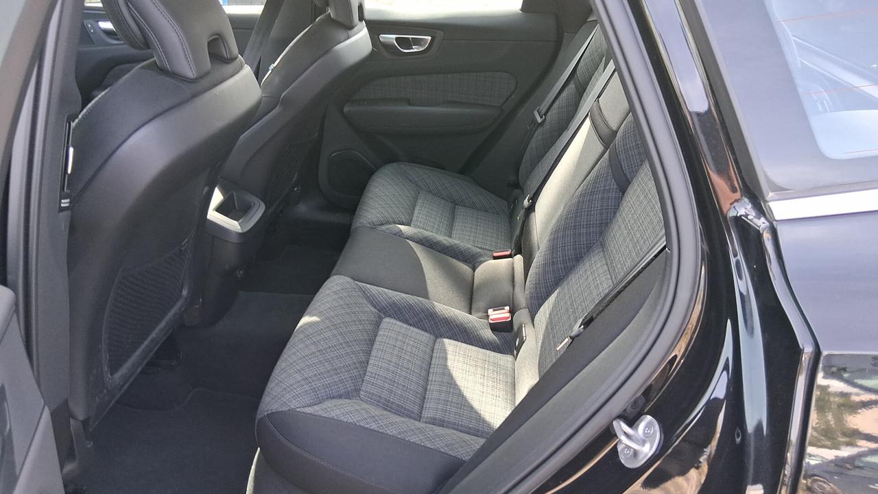 Volvo XC 60 2.0 HYBRID 197CV **PREZZO REALE**KM CERTI*UNIPRO'*