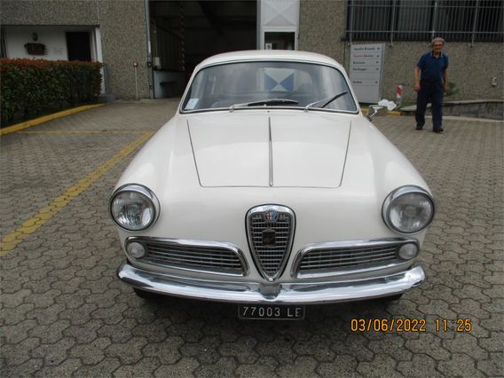 ALFA ROMEO Sprint 1300 coupé