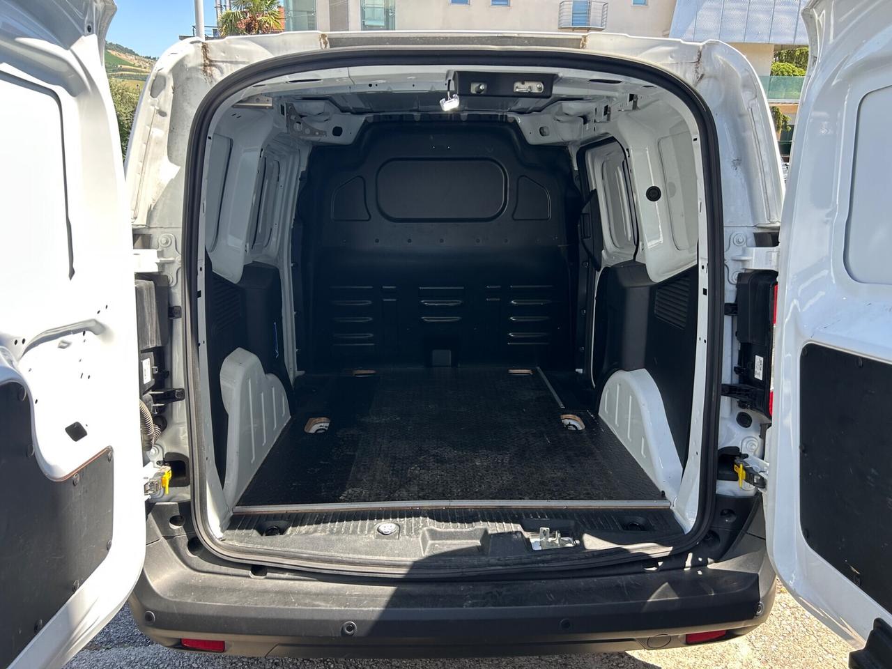 Ford Transit Courier 1.5 100CV “ 85.000 KM 2024”
