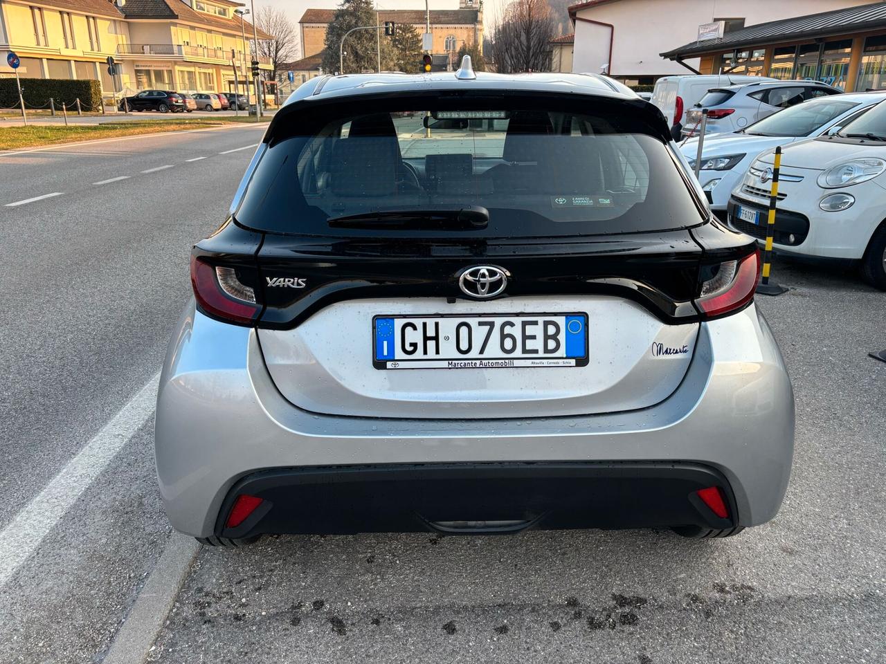 Toyota Yaris 2022 - 1.0 72 CV 4200 KM NEOPATENTATI!!