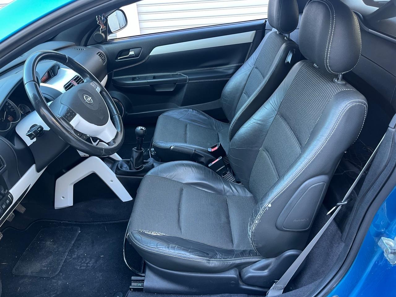 Opel Tigra TwinTop 1.4 16V Sport CABRIO