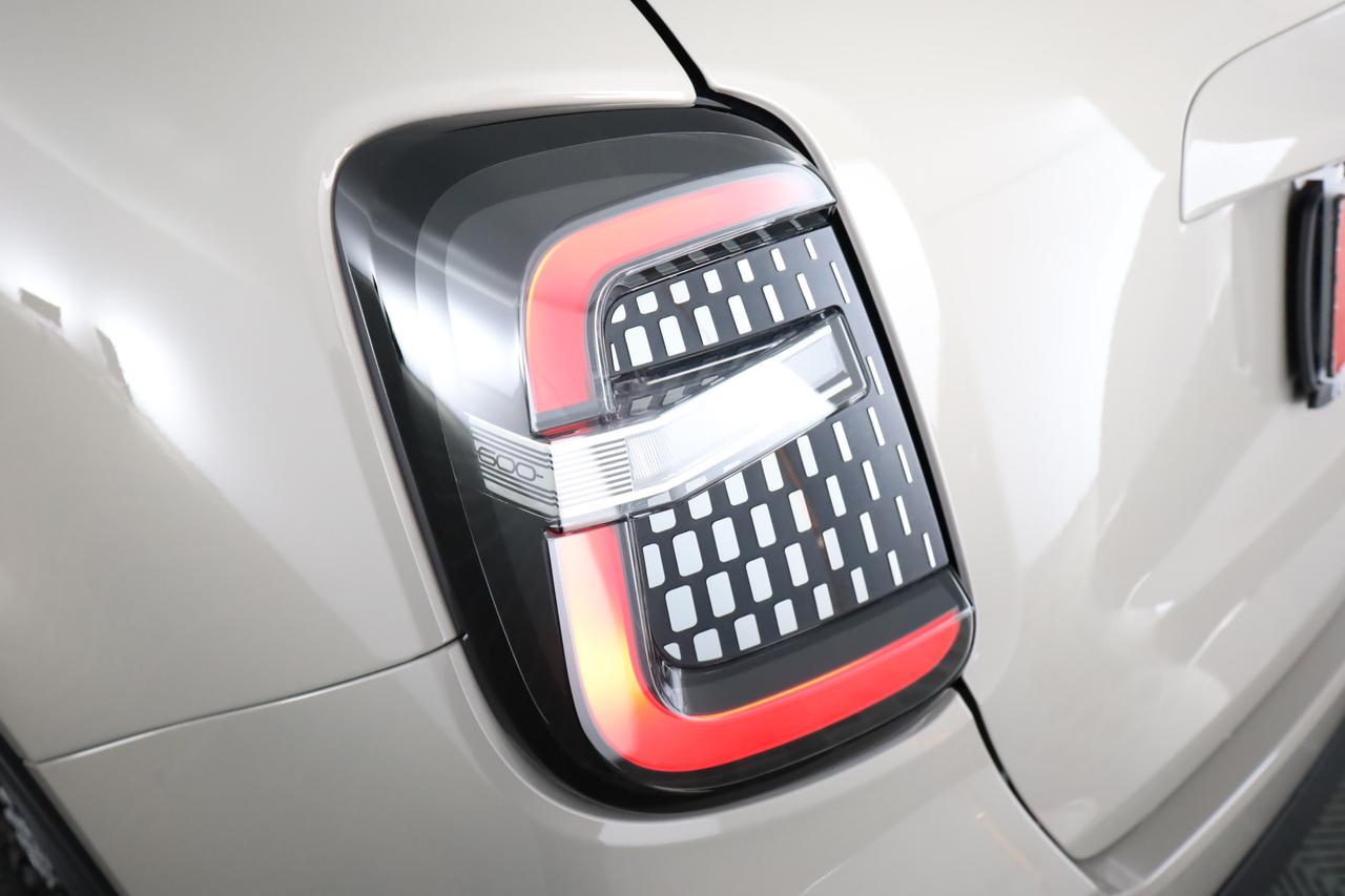 FIAT 600 (2023-->) 600 Hybrid 110 CV DCT MHEV La Prima