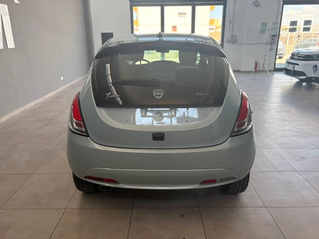 Lancia Ypsilon 1.0 FireFly 5 porte S&S Hybrid Gold